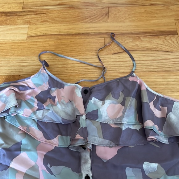 Banana Republic Silk Top - Picture 2 of 6